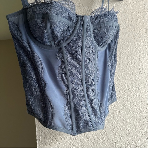 Corset Top - Picture 4 of 4